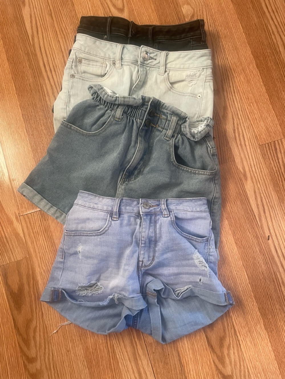 4 pairs of Women’s sz 0 Distressed Denim Shorts PACSUN